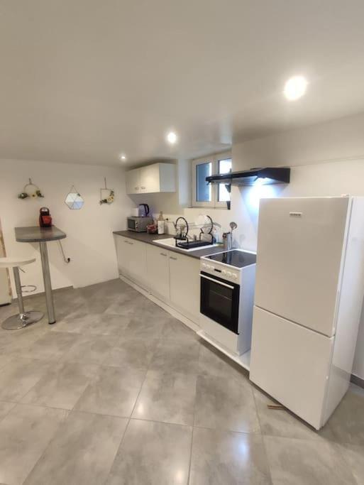 Appartement 100M2, Independant Dans Notre Maison Garennes-sur-Eure Kültér fotó